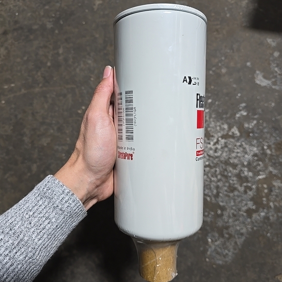 Fleetguard FS1000 Premium Fuel/Water Separator Spin-On Filter Brand New - Picture 8 of 8